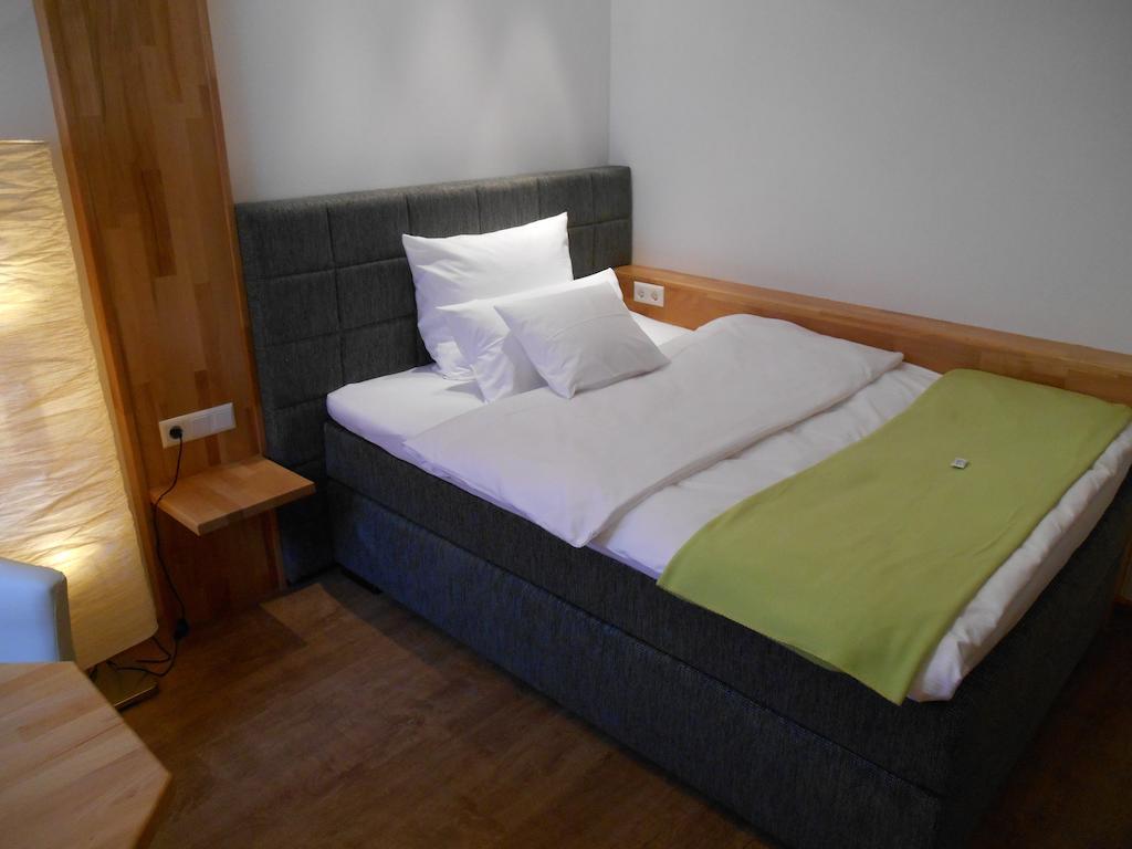Warum Ins Hotel Neckarsulm Szoba fotó